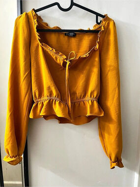 TIMING Ruffle Crop Blouse in Yellow Like New